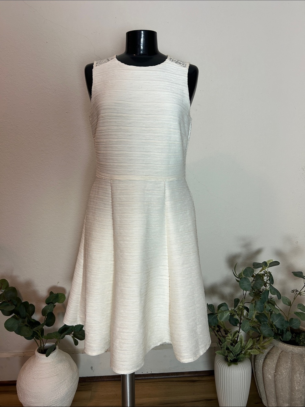 Taylor, sz 10, Ivory, stretch with lace accent